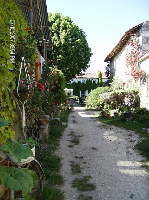 Bed and Breakfast A L'Antan - La Ferme D'Octave Saint-Hilaire-de-Villefranche Экстерьер фото